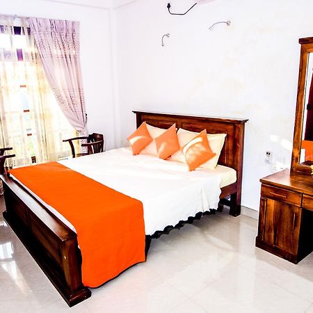 Heavens Door Guest Inn Канди Экстерьер фото